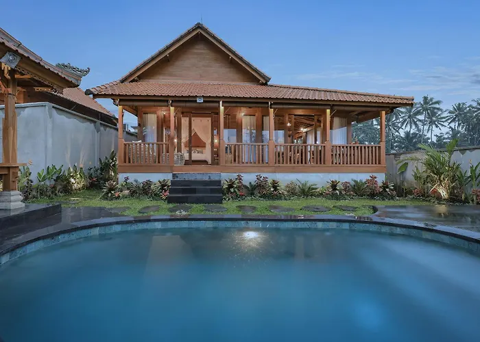 Pujawan Villa *